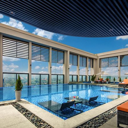Luxury Beach Condo 5-Star, Rooftop Pool Дананг Екстериор снимка