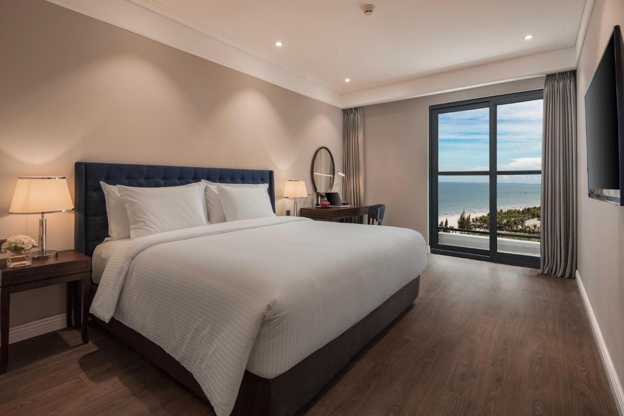 Luxury Beach Condo 5-Star, Rooftop Pool Дананг Екстериор снимка