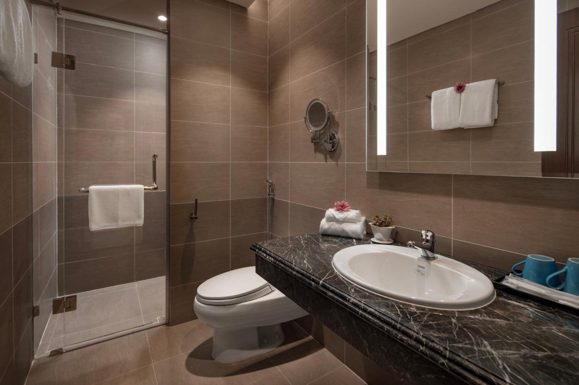 Luxury Beach Condo 5-Star, Rooftop Pool Дананг Екстериор снимка