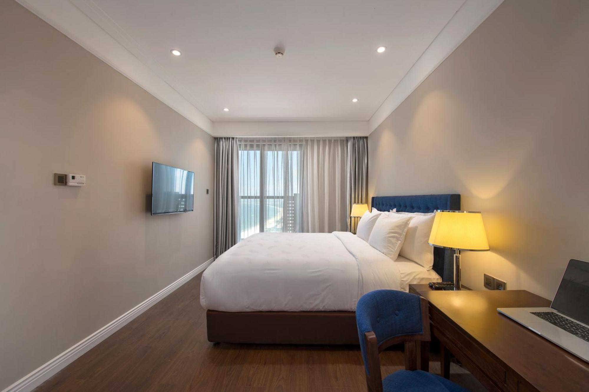 Luxury Beach Condo 5-Star, Rooftop Pool Дананг Екстериор снимка